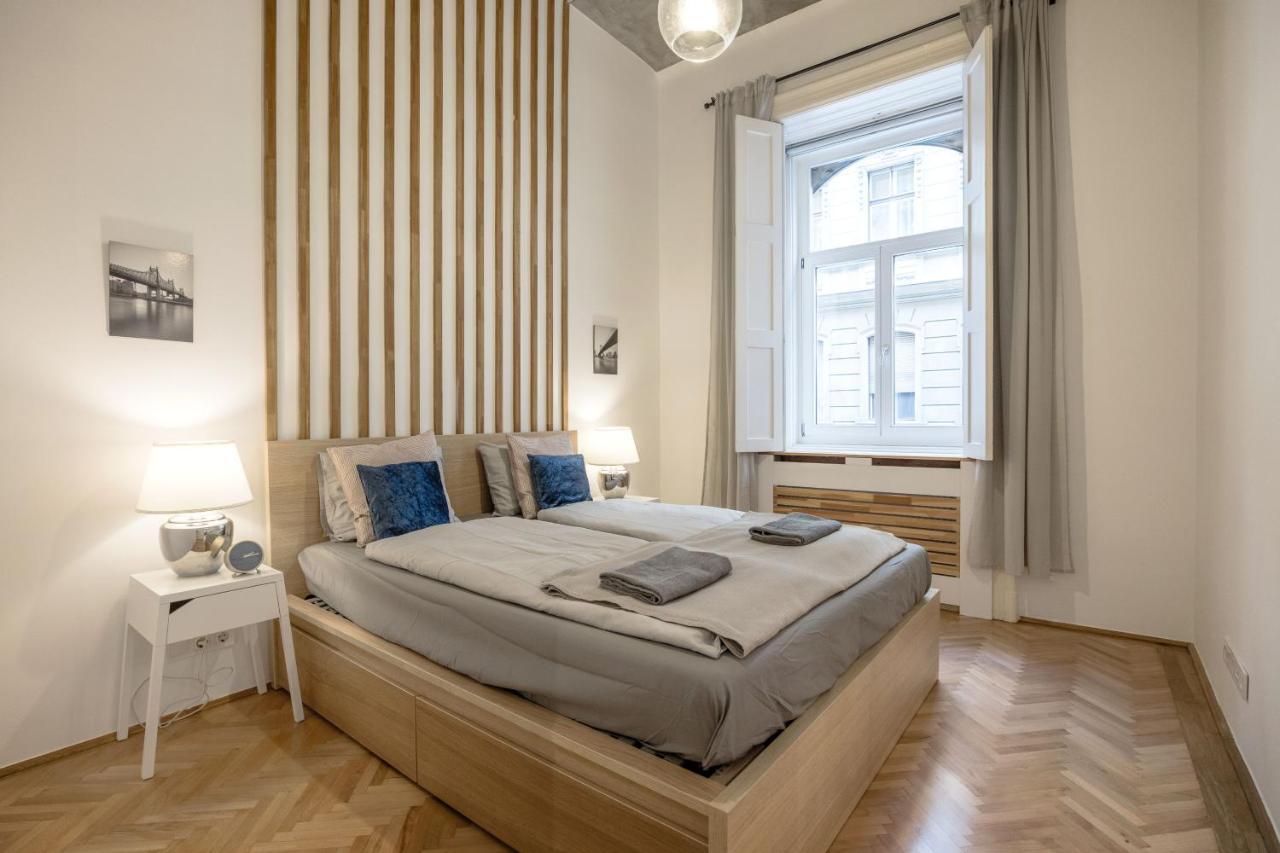 Industrial Fantasy Apartment บูดาเปสต์ ภายนอก รูปภาพ